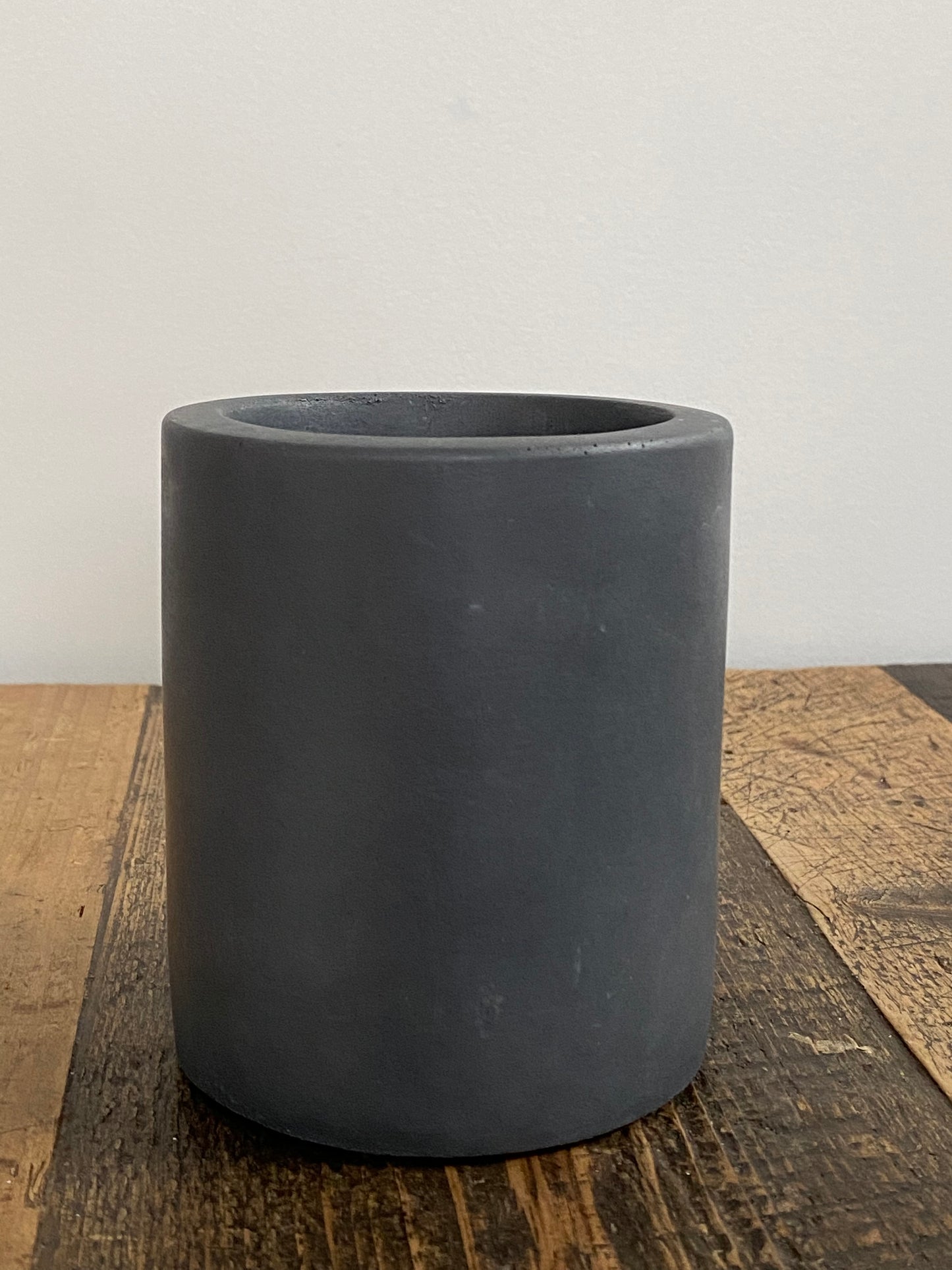 Concrete pot