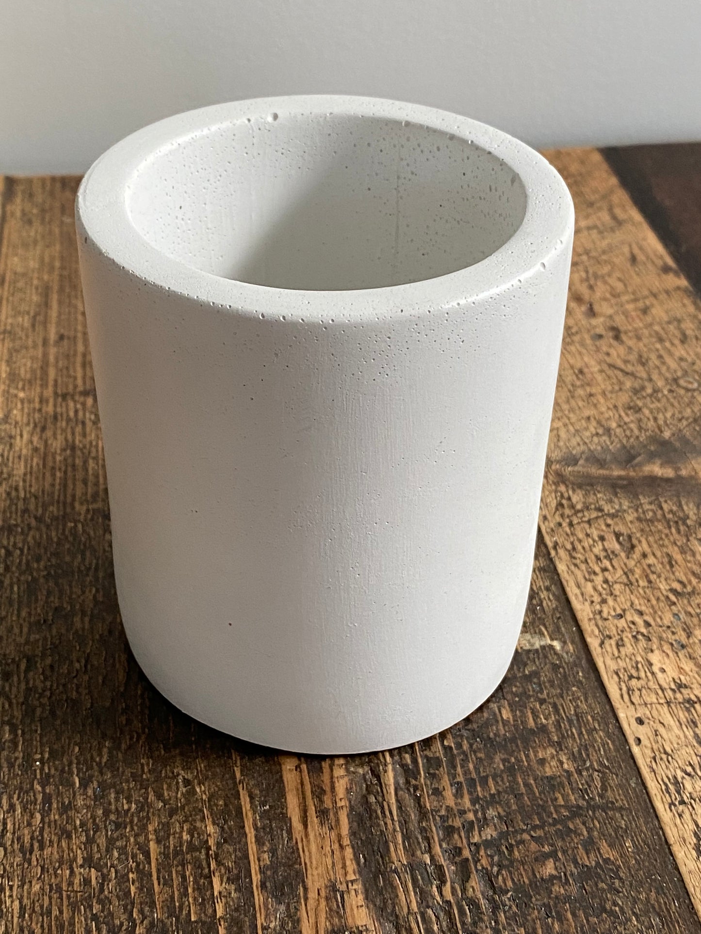 Concrete pot