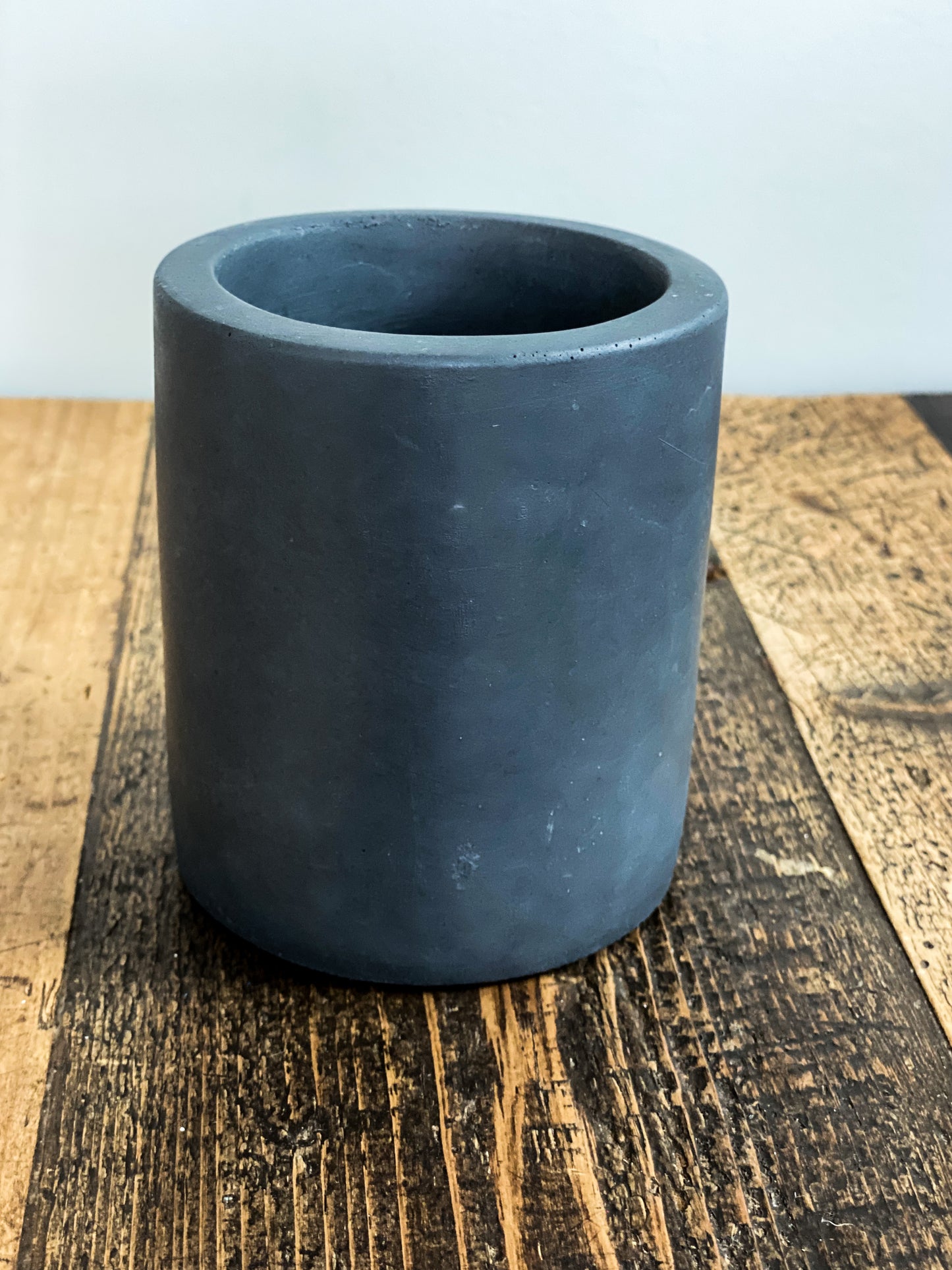 Concrete pot